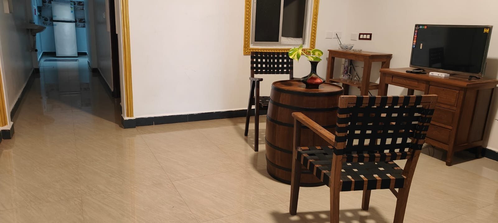 Paradise White Town Home Stay — photo 2