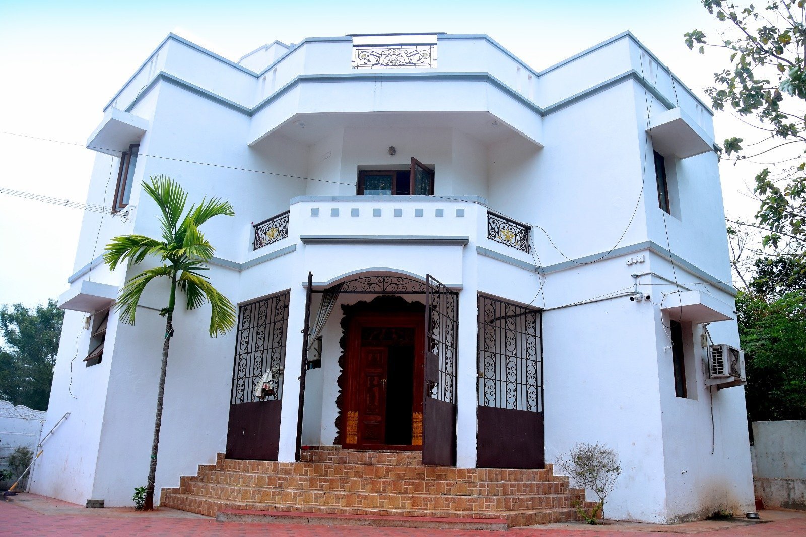 Paradise White Villa — photo 1